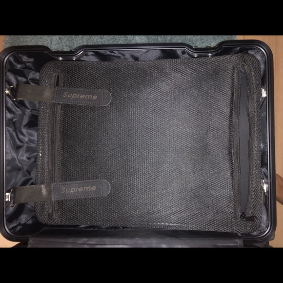 Supreme X Rimowa - Picture 8 of 8